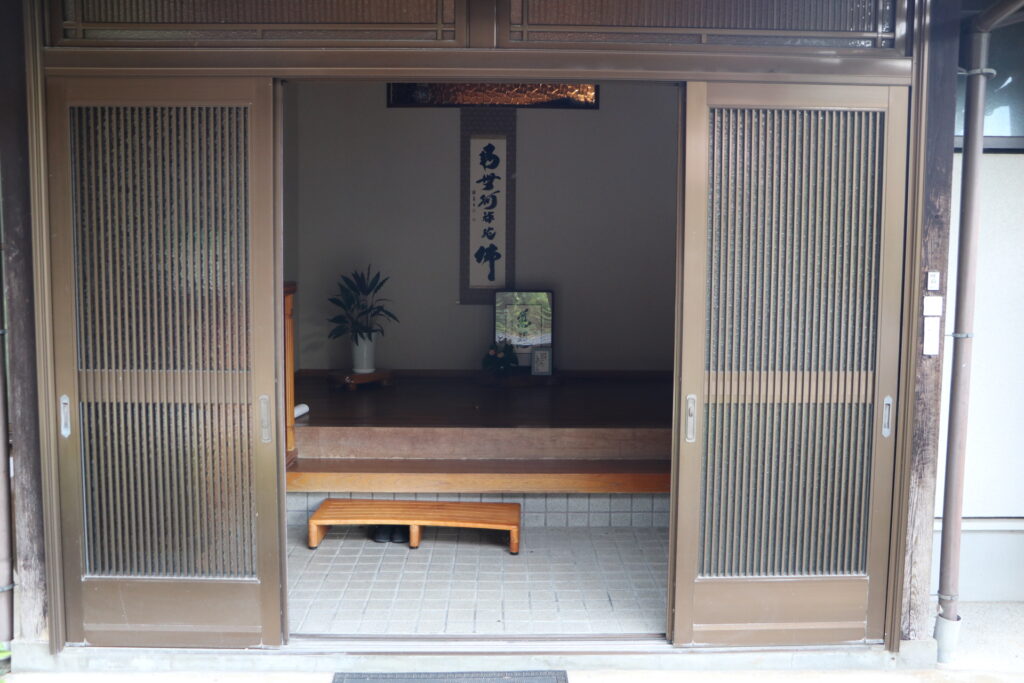 庫裏の玄関